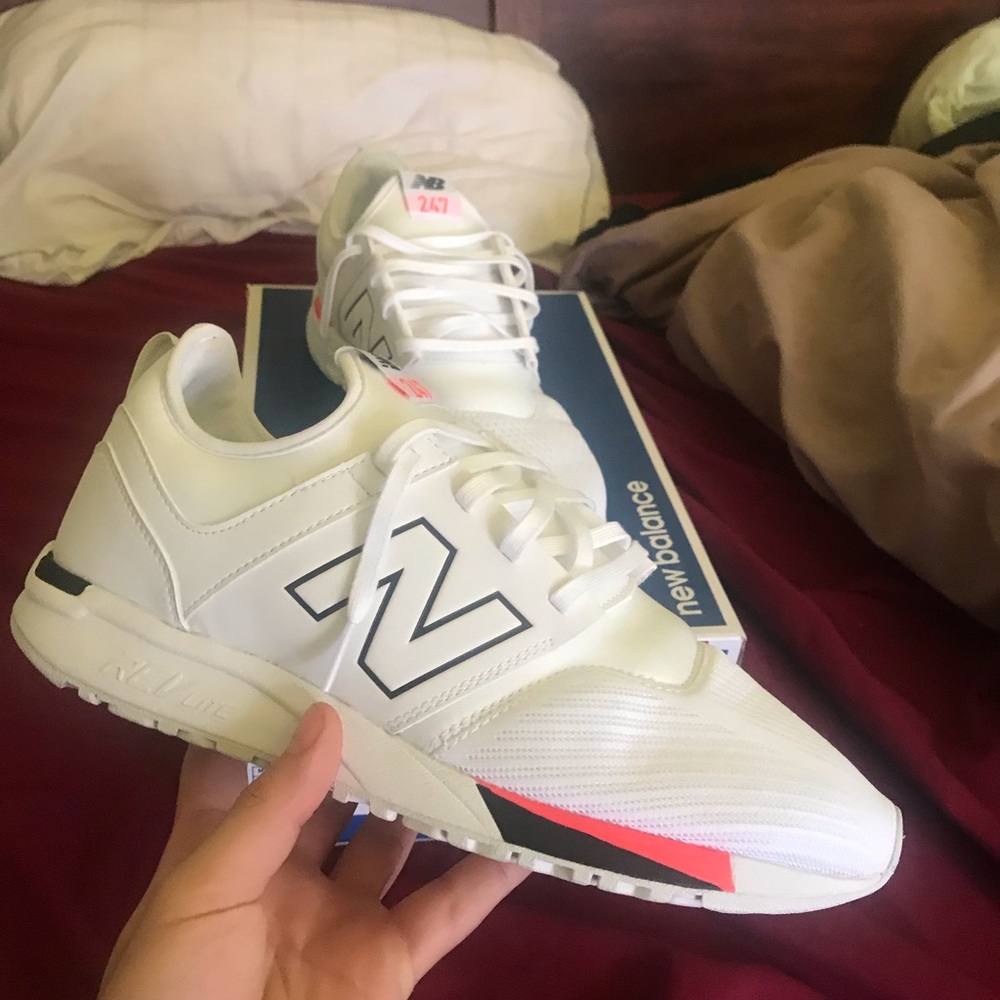 New Balance 247 Size 9 Lifestyle Sneaker